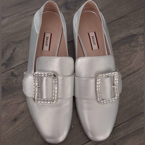 BRAND NEW! BALLY Silver Leather Loafers w/ Swarovski Crystal Buckle Detail Sz:37